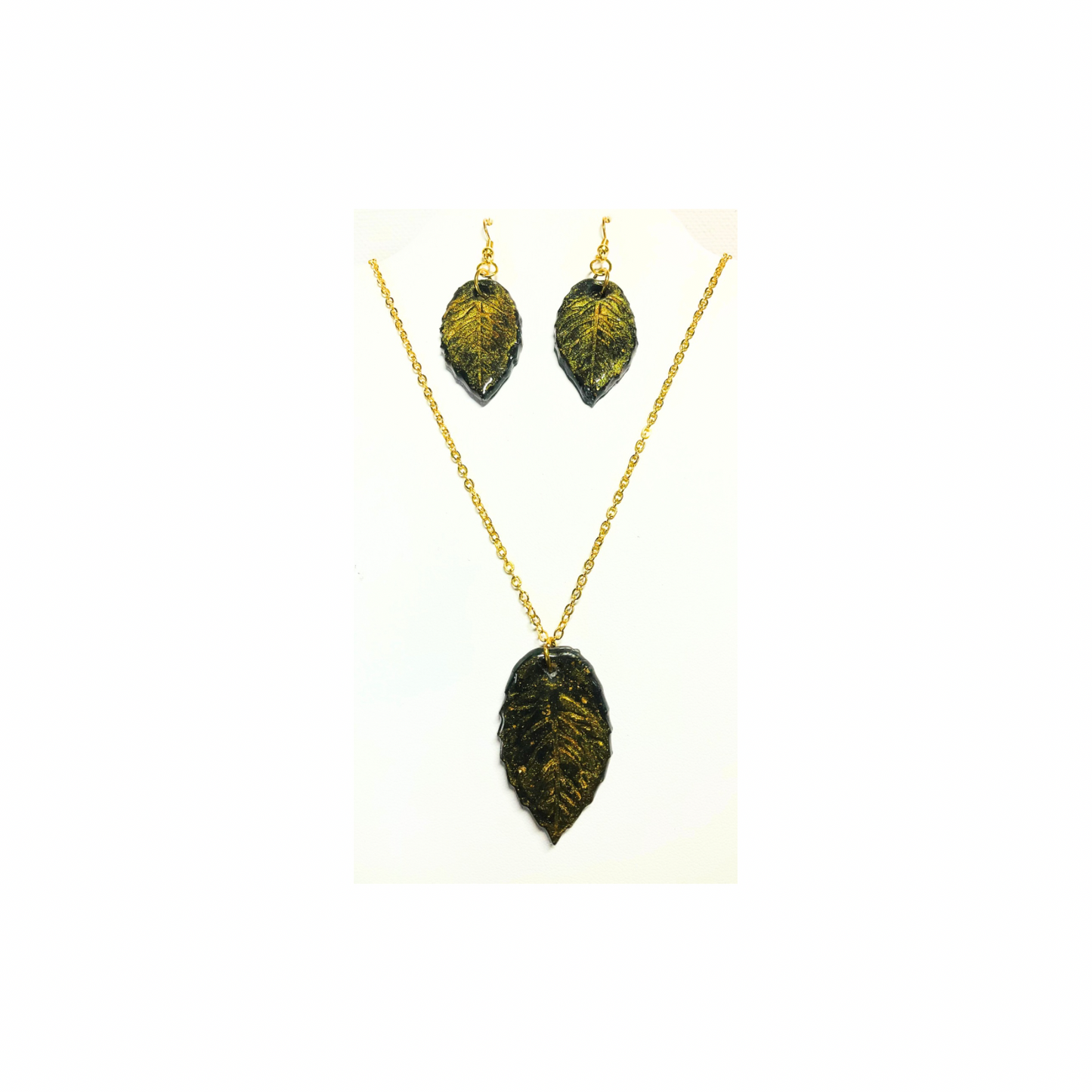 Green Iridescent Leaf Necklace and Earring Set - 18-inch Gold Chain - Elegant Leaf Design for Women - Nature-Inspired Fashion Jewelry