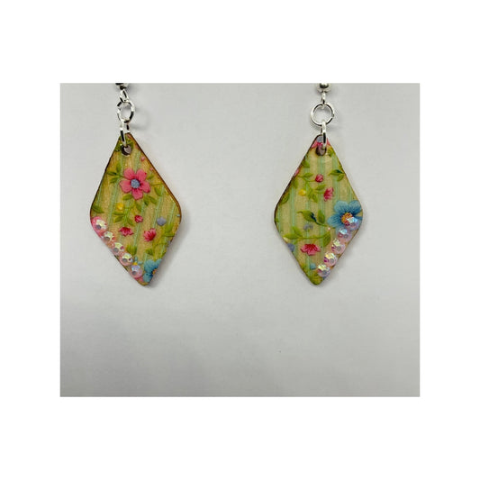 Lightweight Wood Rhinestone Diamond Shaped Dangle-Elegant Design for Versatile Use