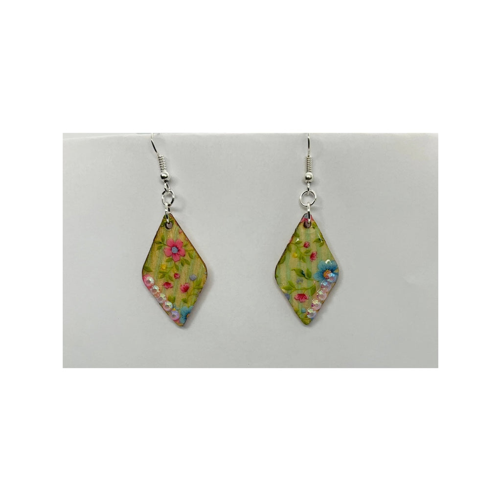 Lightweight Wood Rhinestone Diamond Shaped Dangle-Elegant Design for Versatile Use