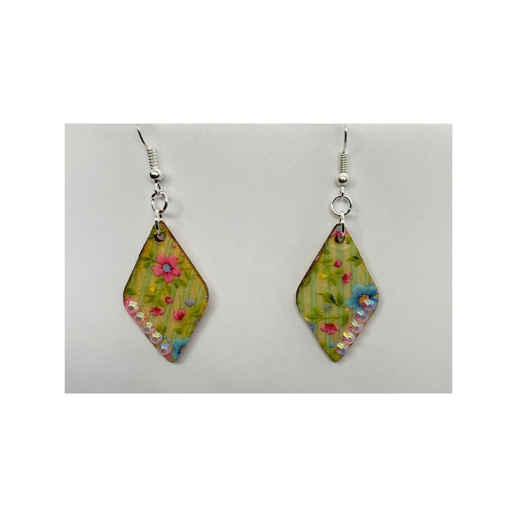 Lightweight Wood Rhinestone Diamond Shaped Dangle-Elegant Design for Versatile Use