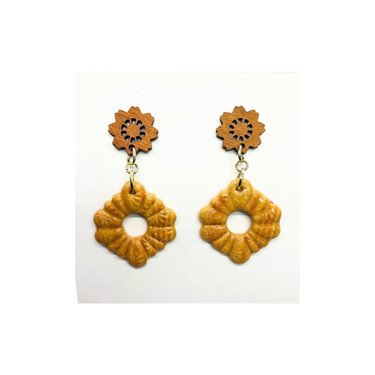 Pink Dangle Earring with Wood Flower Ear Stud - Unique Design Pink Circular Motif Earrings