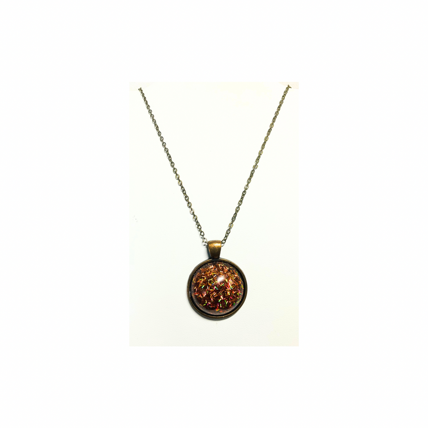 Tarnished Bronze Gold Round Pendant with 18-inch Bronze Chain Necklace Elegant Jewelry Accessory