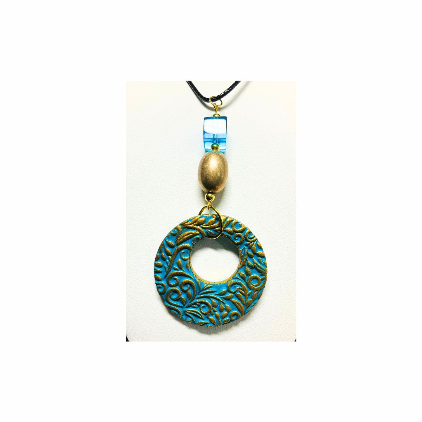 Turquoise and Gold Circle Pendant with Bead Necklace in PU Leather Fashion Jewelry