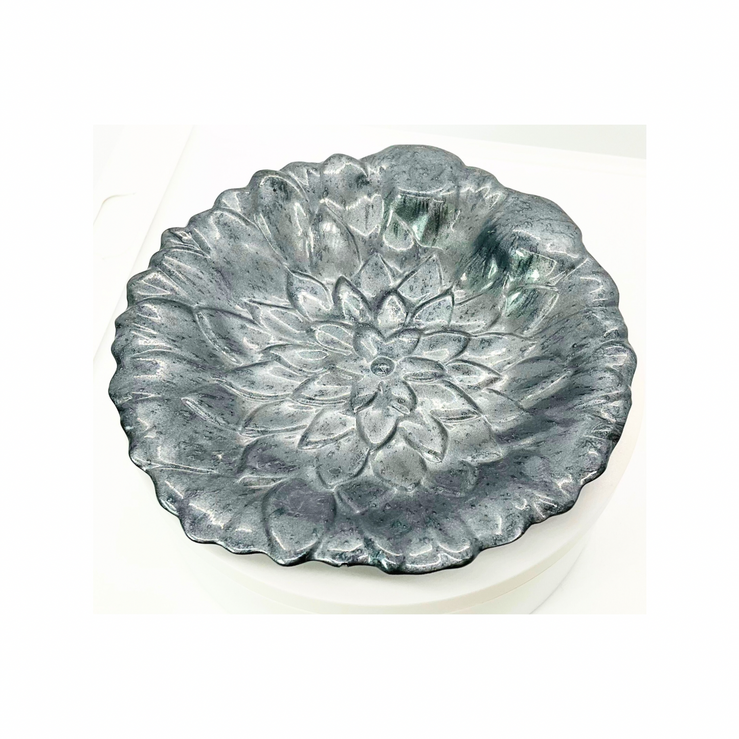Silver Flower Shaped Jewelry Dish - Elegant Floral Design, Ideal for Home Decor, Versatile Use, High-Quality Resin Material
