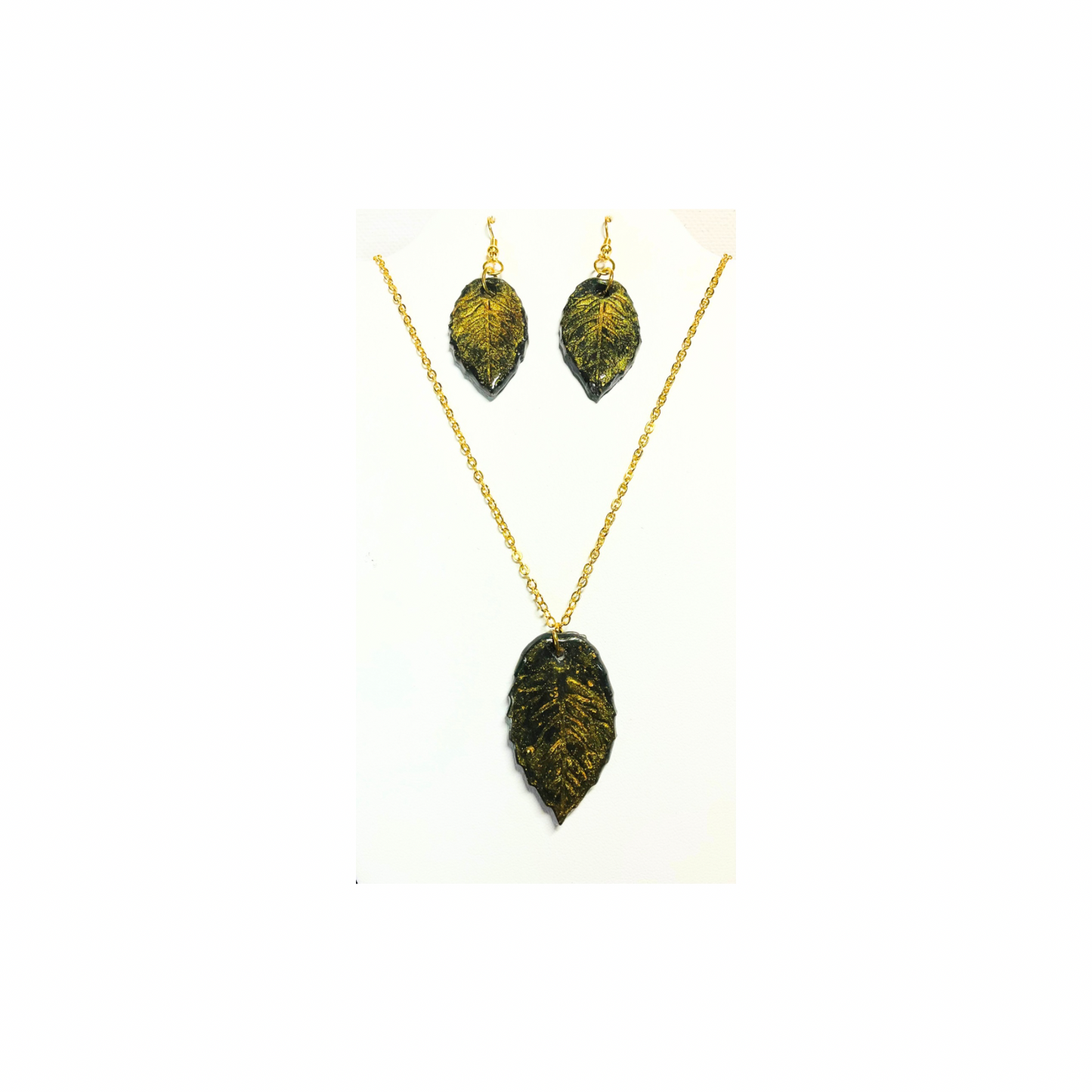 Green Iridescent Leaf Necklace and Earring Set - 18-inch Gold Chain - Elegant Leaf Design for Women - Nature-Inspired Fashion Jewelry