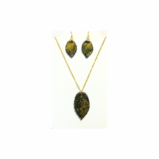 Green Iridescent Leaf Necklace and Earring Set - 18-inch Gold Chain - Elegant Leaf Design for Women - Nature-Inspired Fashion Jewelry