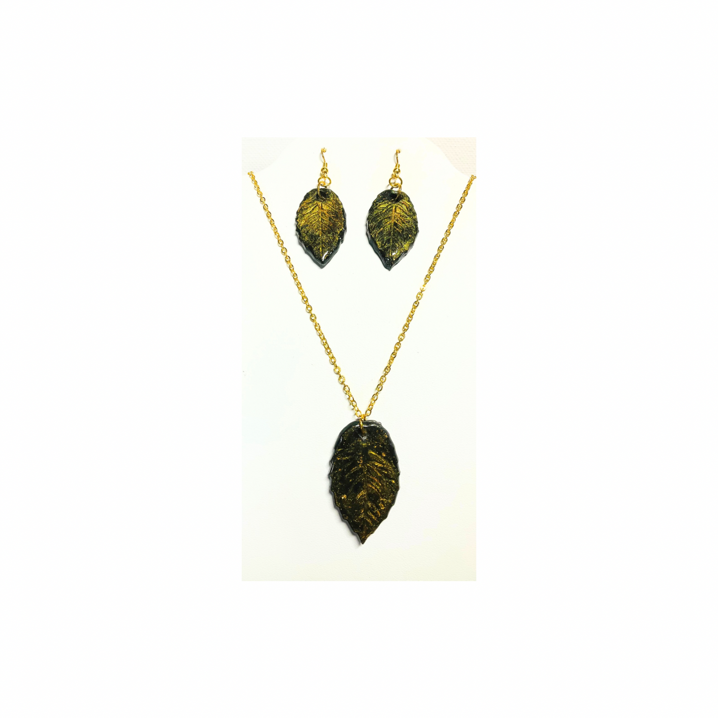 Green Iridescent Leaf Necklace and Earring Set - 18-inch Gold Chain - Elegant Leaf Design for Women - Nature-Inspired Fashion Jewelry
