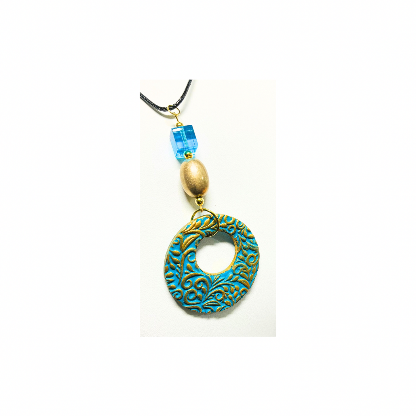 Turquoise and Gold Circle Pendant with Bead Necklace in PU Leather Fashion Jewelry