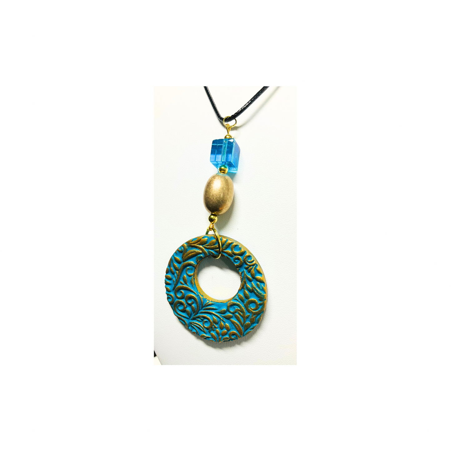 Turquoise and Gold Circle Pendant with Bead Necklace in PU Leather Fashion Jewelry