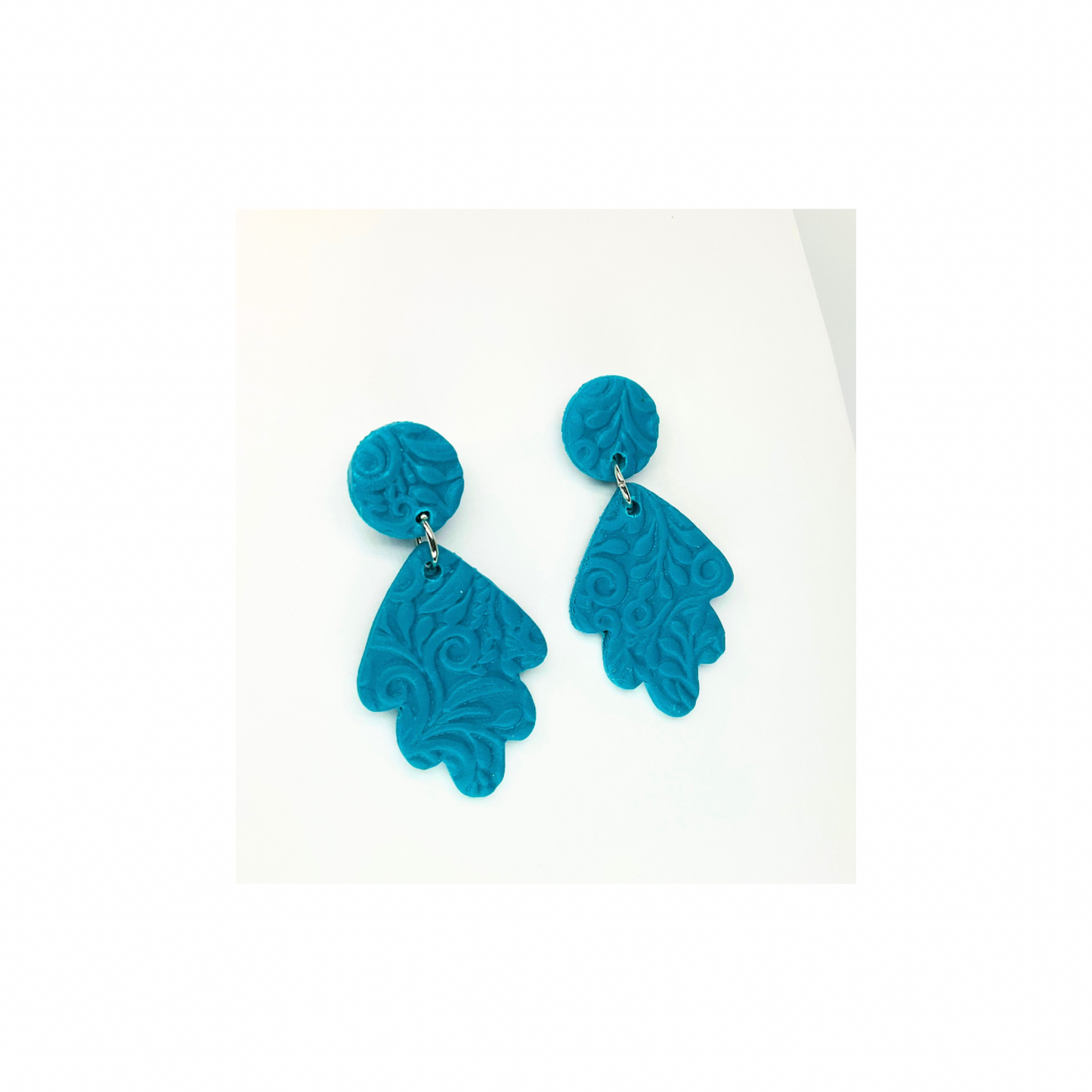 Crystal Teal Textured Leaf Shaped Stud Dangle Earrings for Women Unique Design Versatile Stylish Accessories Ideal for Casual & Formal Occasions