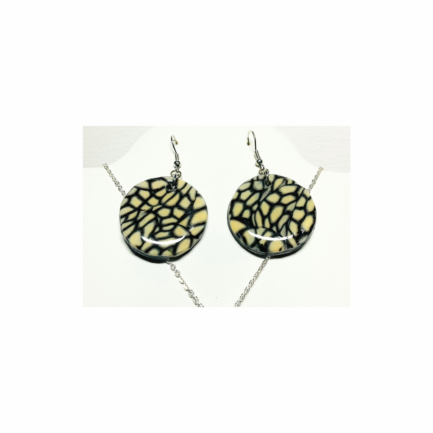 Black and White Cane Motif Earrings and Necklace Set - Classic Round Necklace & Stylish Earrings for Elegant Outfits