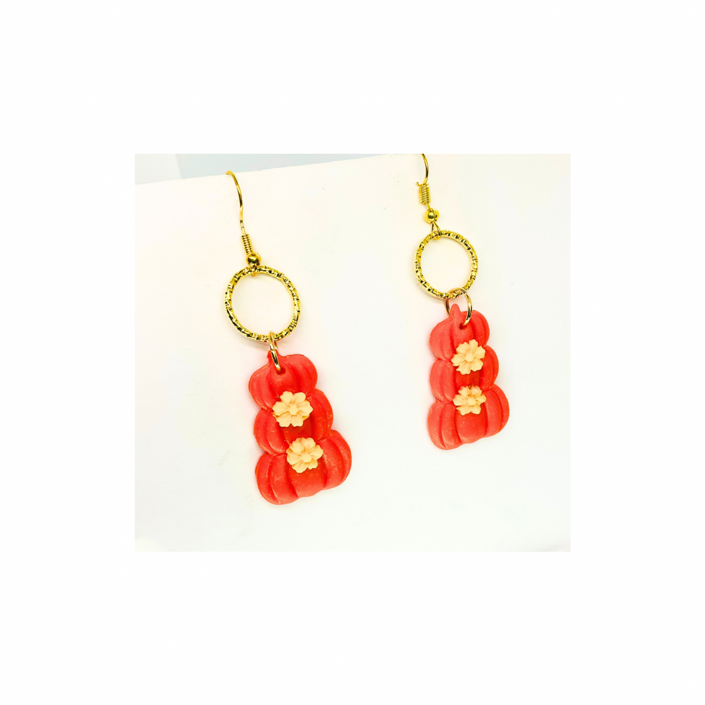 Fall Collection Stacked Pumpkins with Yellow Flower Dangle Earring - Orange Design with Gold Circle Charm