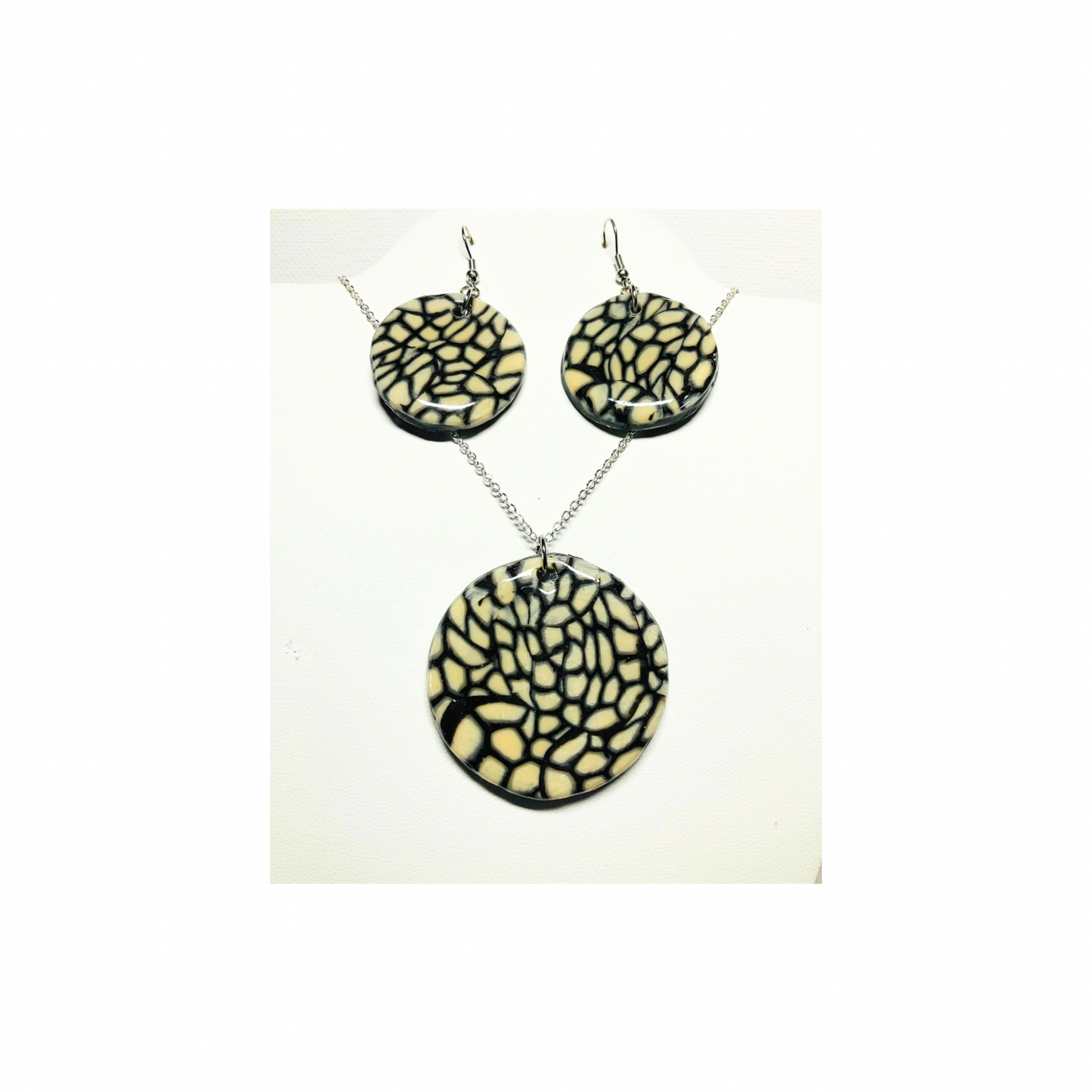 Black and White Cane Motif Earrings and Necklace Set - Classic Round Necklace & Stylish Earrings for Elegant Outfits