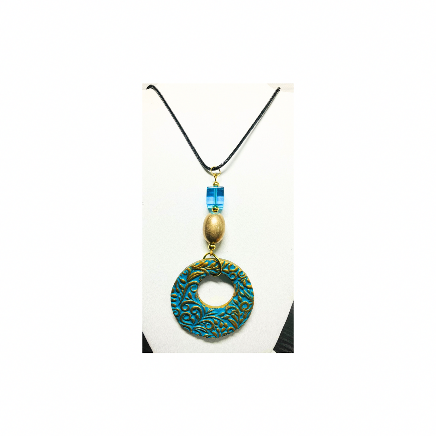 Turquoise and Gold Circle Pendant with Bead Necklace in PU Leather Fashion Jewelry