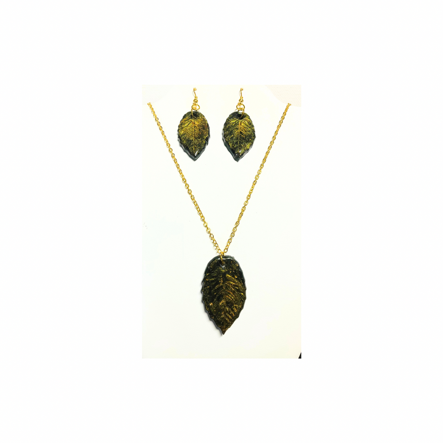 Green Iridescent Leaf Necklace and Earring Set - 18-inch Gold Chain - Elegant Leaf Design for Women - Nature-Inspired Fashion Jewelry