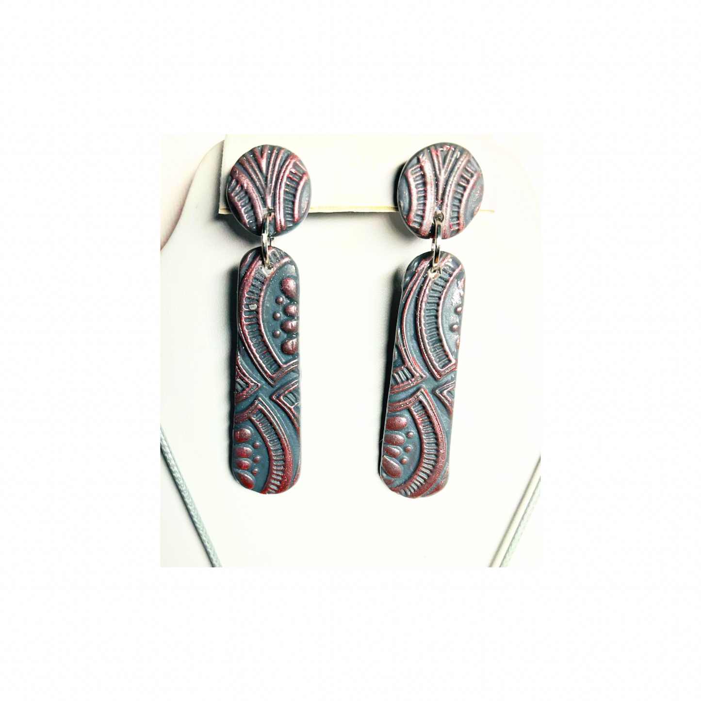 Gray with Pearl Pink Pendant and Earring Jewelry Set featuring a Teardrop Design and Pearl Accent