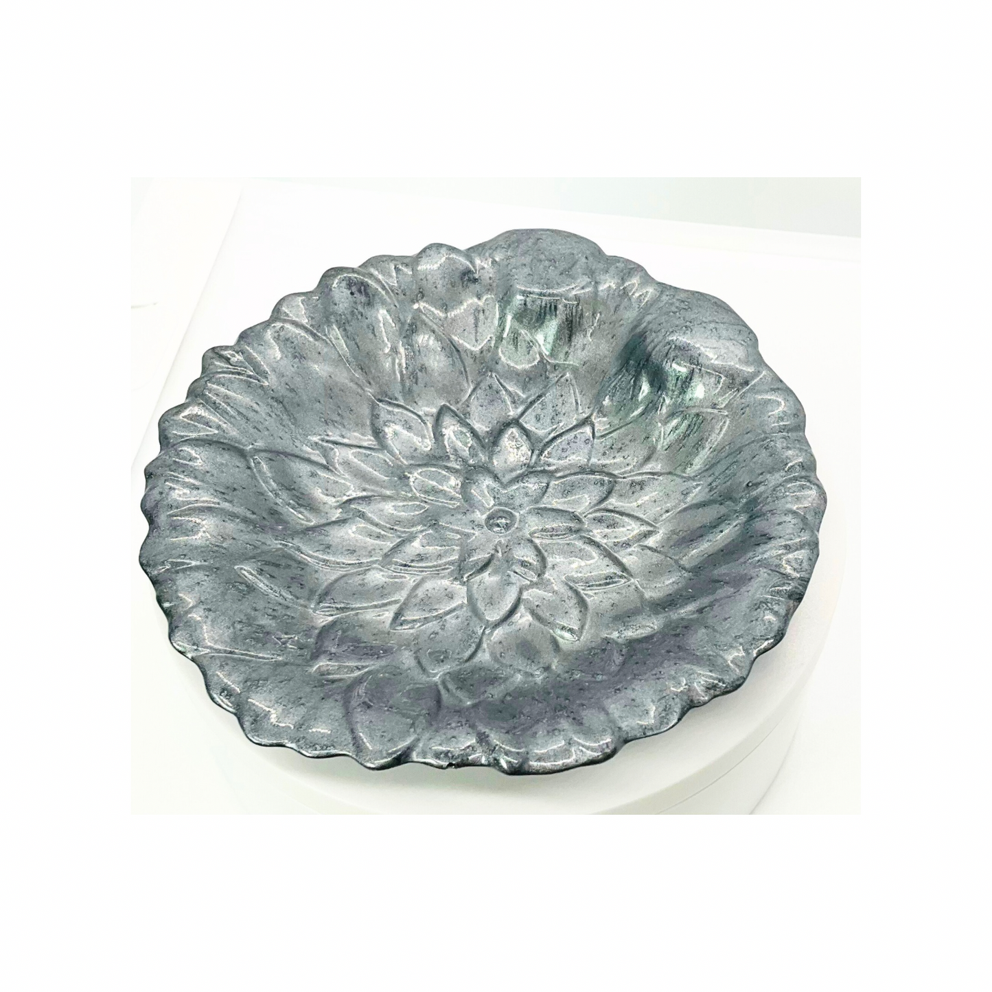 Silver Flower Shaped Jewelry Dish - Elegant Floral Design, Ideal for Home Decor, Versatile Use, High-Quality Resin Material